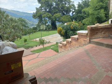 VENDO FINCA DE UNA HECTÁREA ENTRE GIRARDOTA Y BARBOSA ANTIOQUIA