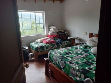 VENDO FINCA DE UNA HECTÁREA ENTRE GIRARDOTA Y BARBOSA ANTIOQUIA