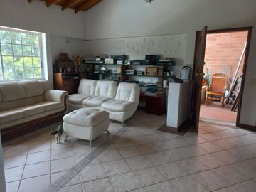 VENDO FINCA DE UNA HECTÁREA ENTRE GIRARDOTA Y BARBOSA ANTIOQUIA