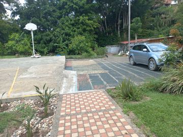 VENDO FINCA DE UNA HECTÁREA ENTRE GIRARDOTA Y BARBOSA ANTIOQUIA