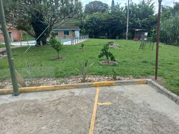 VENDO FINCA DE UNA HECTÁREA ENTRE GIRARDOTA Y BARBOSA ANTIOQUIA