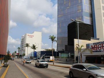 Vendo piso 12 completo de la TORRE AMERICAS  BOCA DEL RIO.VER.