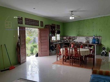 Lakeside House Sekupang: Luxury Residence in Shangrila Garden for Sale