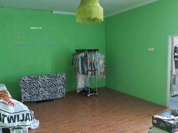 Lakeside House Sekupang: Luxury Residence in Shangrila Garden for Sale