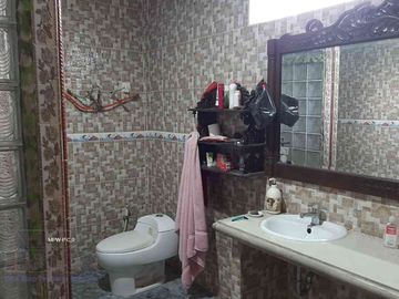 Lakeside House Sekupang: Luxury Residence in Shangrila Garden for Sale