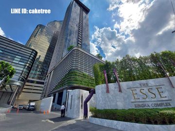 MRT 0 メートルの高級コンドミニアム、シンハー コンプレックスのエッセにある賃貸用の 1 ベッドルーム ユニット。バスタブ付きの広々としたレイアウト。家具完備で即入居可能です。  MRT 0 meter luxury condo 1 Bedroom unit for rent in The Es