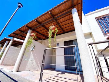 CASA EN VENTA EN CONDOMINIO CON ALBERCA, AMENIDADES, SEGURIDAD
