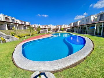 CASA EN VENTA EN CONDOMINIO CON ALBERCA, AMENIDADES, SEGURIDAD