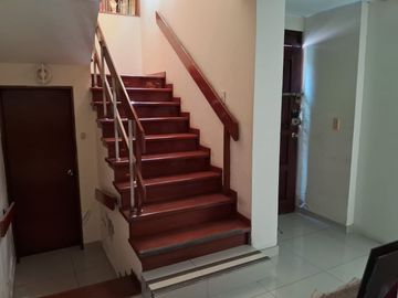 VENTA DE AMPLIA CASA EN URB. SAN IGNACIO DE MONTERRICO EN SURCO