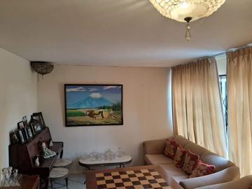 VENTA DE AMPLIA CASA EN URB. SAN IGNACIO DE MONTERRICO EN SURCO