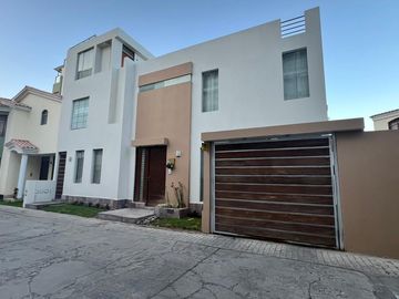HERMOSA CASA EN VENTA YANAHUARA TE ESPERA!!!!!