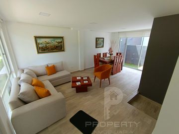 Casa en venta 3 dormitorios Valle de los Chillos CRÉDITO VIP Con Piscina. Conocoto La Salle.