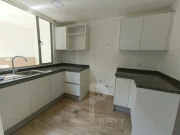 Casa en venta 3 dormitorios Valle de los Chillos CRÉDITO VIP Con Piscina. Conocoto La Salle.