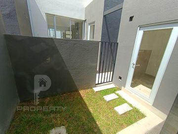 Casa en venta 3 dormitorios Valle de los Chillos CRÉDITO VIP Con Piscina. Conocoto La Salle.