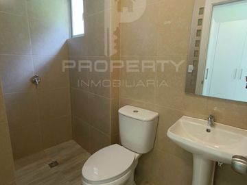 Casa en venta 3 dormitorios Valle de los Chillos CRÉDITO VIP Con Piscina. Conocoto La Salle.