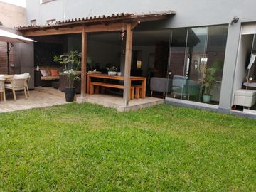 Oferta! Vendo hermosa casa remodelada en calle residencial en San Borja !