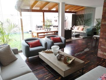 Oferta! Vendo hermosa casa remodelada en calle residencial en San Borja !