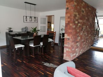 Oferta! Vendo hermosa casa remodelada en calle residencial en San Borja !