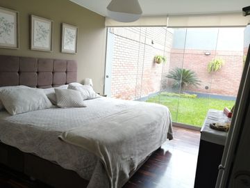 Oferta! Vendo hermosa casa remodelada en calle residencial en San Borja !