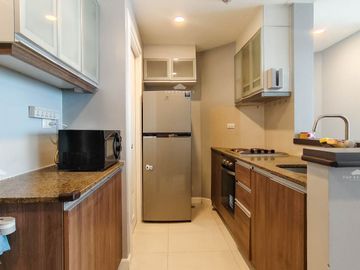 Three Central Tower | Perfect Blend of Comfort and Style! Fully furnished 2 Bedroom Condominium for Sale in Salcedo Village, Valero, Makati City
