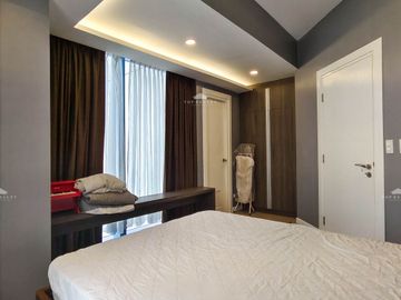 Three Central Tower | Perfect Blend of Comfort and Style! Fully furnished 2 Bedroom Condominium for Sale in Salcedo Village, Valero, Makati City