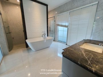 Luxury house For Sale/Rent at Nantawan Bangna km7 L-Size