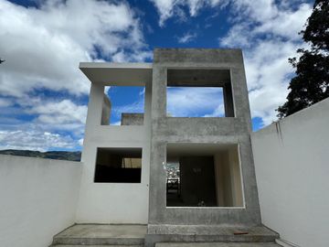Casa en construcción en venta cerca al centro