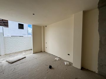 Casa en construcción en venta cerca al centro