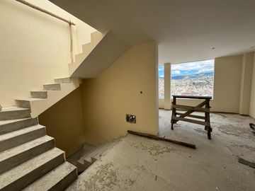 Casa en construcción en venta cerca al centro