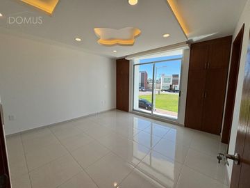 CASA EN VENTA EN MONTE OLIMPO
