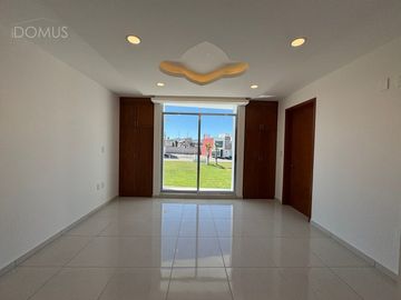 CASA EN VENTA EN MONTE OLIMPO