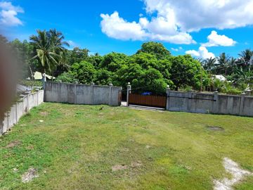 SemiFurnished 5BR House & Lot 10 min to the  beach Php13M