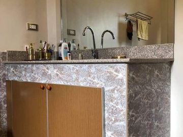 SemiFurnished 5BR House & Lot 10 min to the  beach Php13M