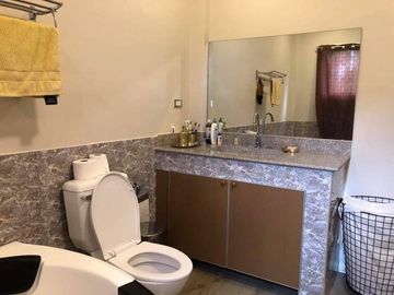 SemiFurnished 5BR House & Lot 10 min to the  beach Php13M