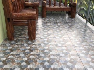 SemiFurnished 5BR House & Lot 10 min to the  beach Php13M