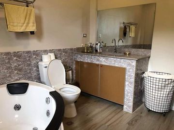 SemiFurnished 5BR House & Lot 10 min to the  beach Php13M