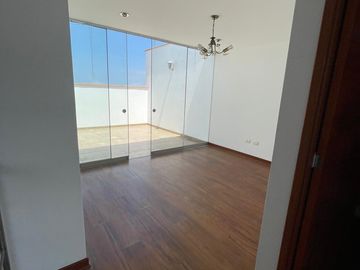 SE VENDE LINDO DUPLEX + ESTACIONAMIENTO, EN AV. JULIO C. TELLO CUADRA 10, URB. RISSO - LINCE