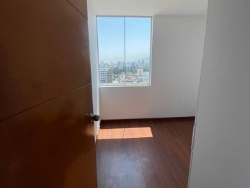 SE VENDE LINDO DUPLEX + ESTACIONAMIENTO, EN AV. JULIO C. TELLO CUADRA 10, URB. RISSO - LINCE