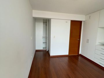 SE VENDE LINDO DUPLEX + ESTACIONAMIENTO, EN AV. JULIO C. TELLO CUADRA 10, URB. RISSO - LINCE