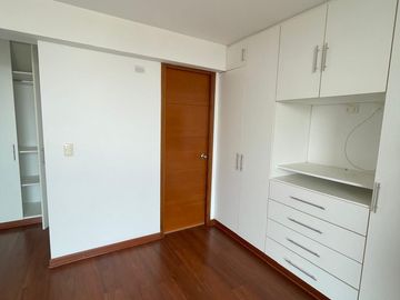 SE VENDE LINDO DUPLEX + ESTACIONAMIENTO, EN AV. JULIO C. TELLO CUADRA 10, URB. RISSO - LINCE