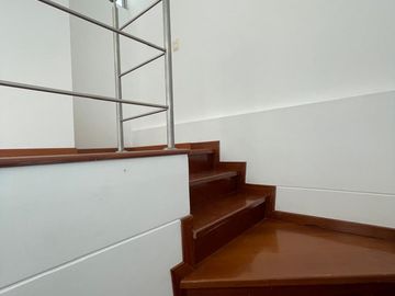 SE VENDE LINDO DUPLEX + ESTACIONAMIENTO, EN AV. JULIO C. TELLO CUADRA 10, URB. RISSO - LINCE