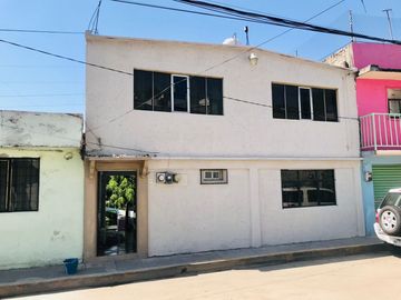 Casa en San Rafael Chamapa  Naucalpan Venta  300m² con Doble Frente y Departamentos de 1 y 2 Recámaras