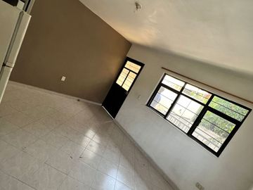 Casa en San Rafael Chamapa  Naucalpan Venta  300m² con Doble Frente y Departamentos de 1 y 2 Recámaras