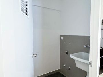 VENDO DEPARTAMENTO EN MIRAFLORES - CERCA DE PARQUE
