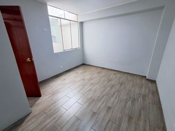 Vendo Dpto. Ate en Urbanización Los Portales - Prolongación Javier Prado Este.