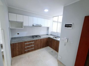 Vendo Dpto. Ate en Urbanización Los Portales - Prolongación Javier Prado Este.