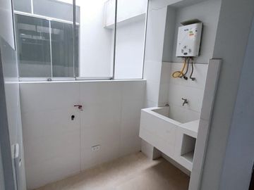 Vendo Dpto. Ate en Urbanización Los Portales - Prolongación Javier Prado Este.