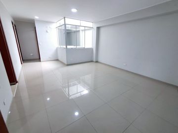 Vendo Dpto. Ate en Urbanización Los Portales - Prolongación Javier Prado Este.