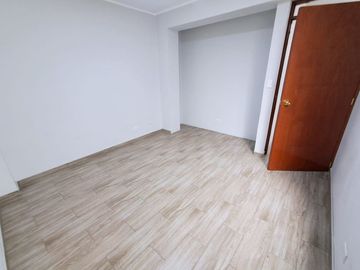 Vendo Dpto. Ate en Urbanización Los Portales - Prolongación Javier Prado Este.