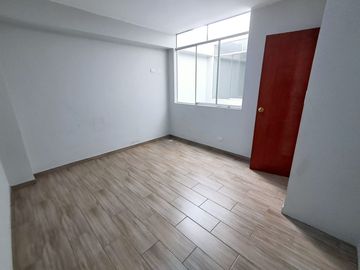 Vendo Dpto. Ate en Urbanización Los Portales - Prolongación Javier Prado Este.